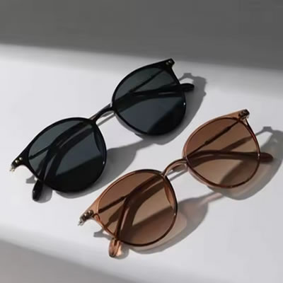 2 pares de gafas de sol redondas